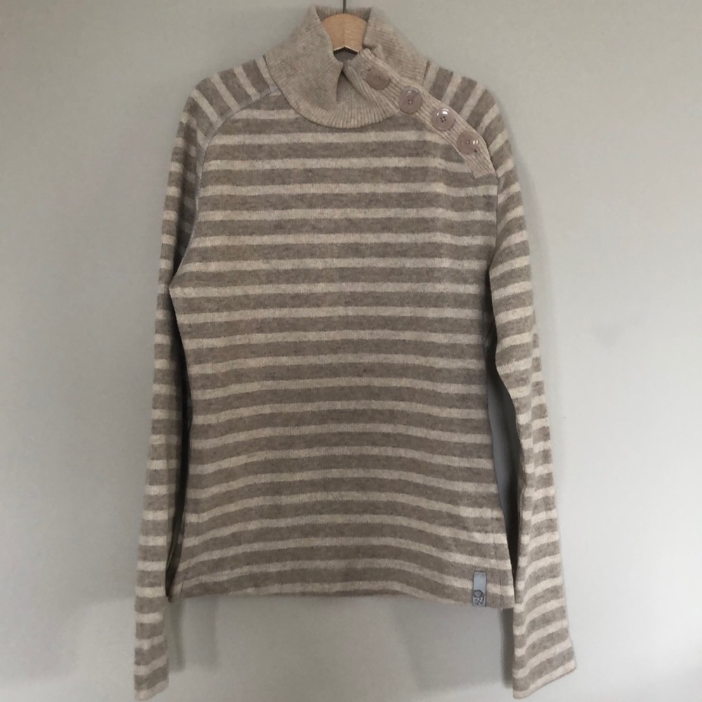 Mountain Hardwear pullover